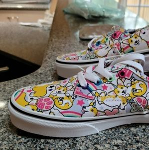 BNIB Van's (Men's 6/Women's 8)